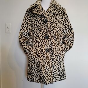 Woman's Chill Couture Faux Leopard Print Reversible Coat  Size M w/Snap Closure